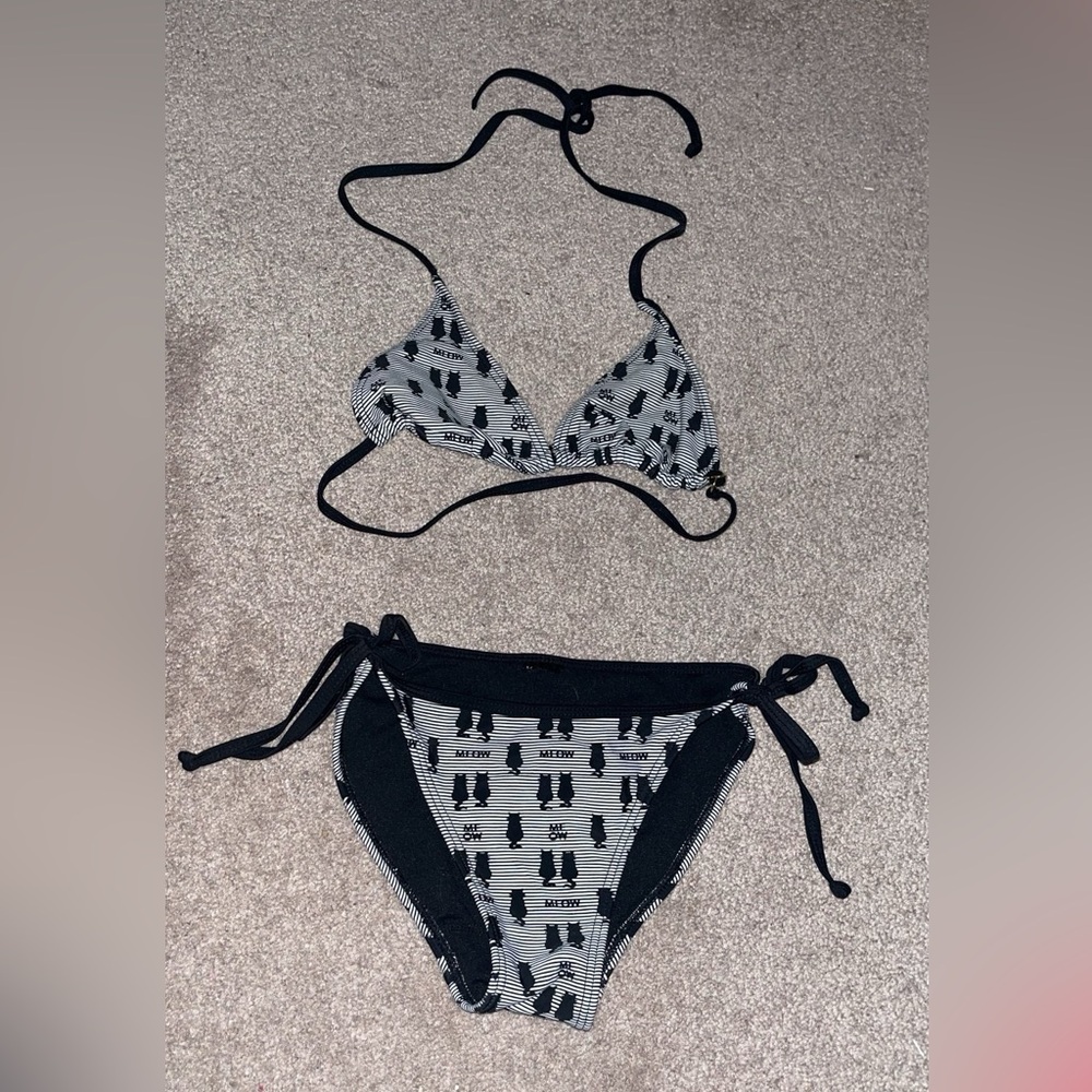 🐾 Girls Size small Meow Black Cat Grey & Black Striped Print Bikini 🐾
